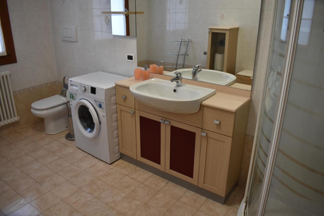 Elegant Apartment And Free Car Parking - Quite Area Favaro Veneto Exterior foto