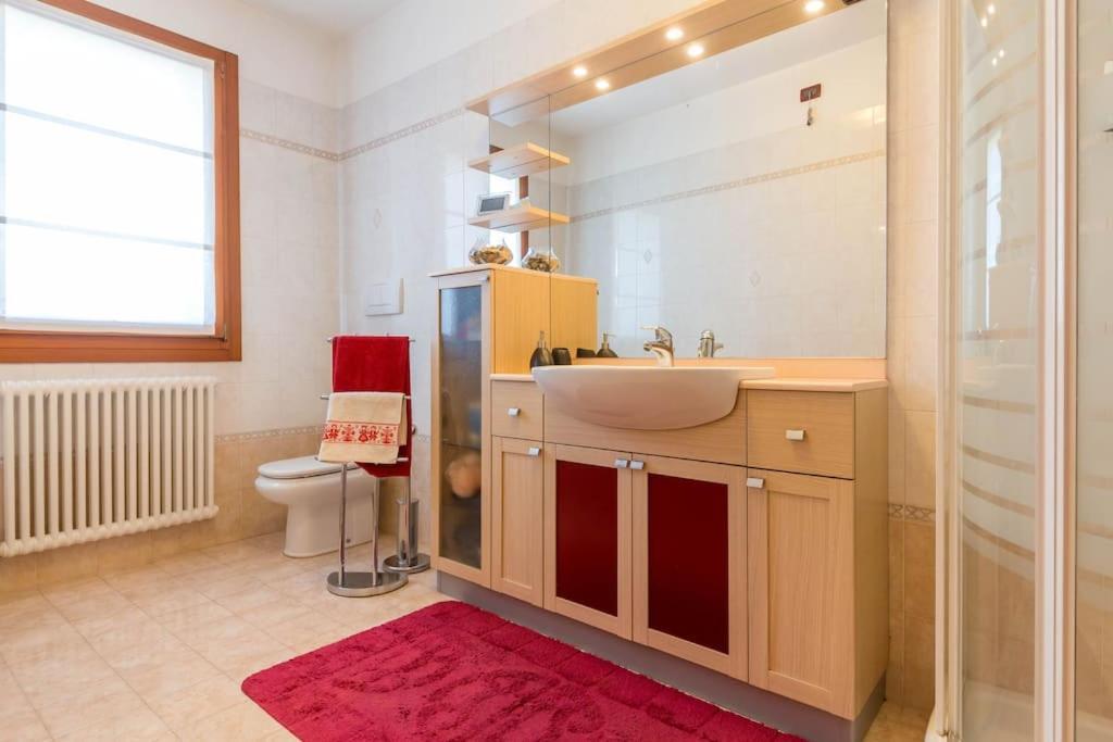 Elegant Apartment And Free Car Parking - Quite Area Favaro Veneto Exterior foto